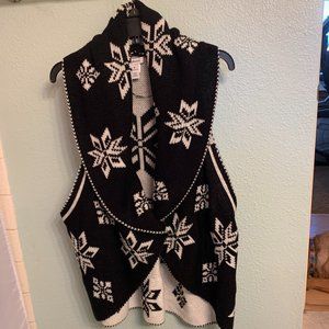 Style & Co. NWOT Black and White Snowflake Sweater Vest
